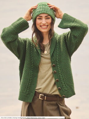 Jacke mit Schalkragen und Patentmütze